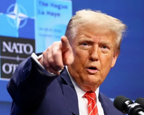 Trump ofende jornalista e abandona entrevista para TV nos Estados Unidos